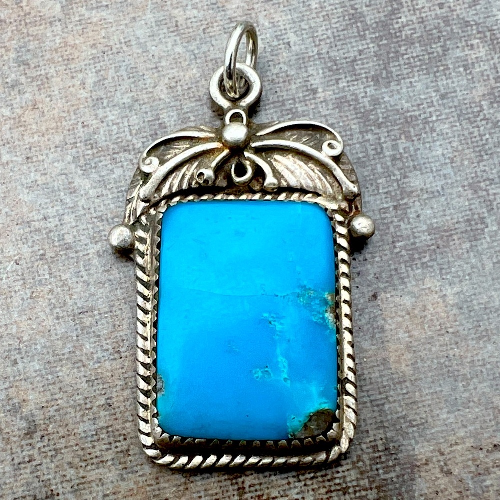 Beautiful Turquoise Pendant Signed MW Sterling Silver Antique Native American